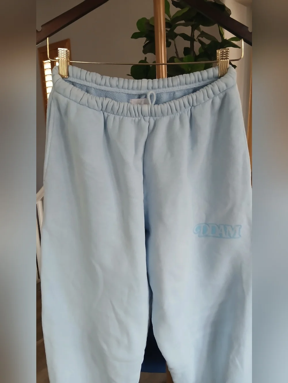 DDAM Adam Sweatpants Retro. in Cashmere Blue. Size M